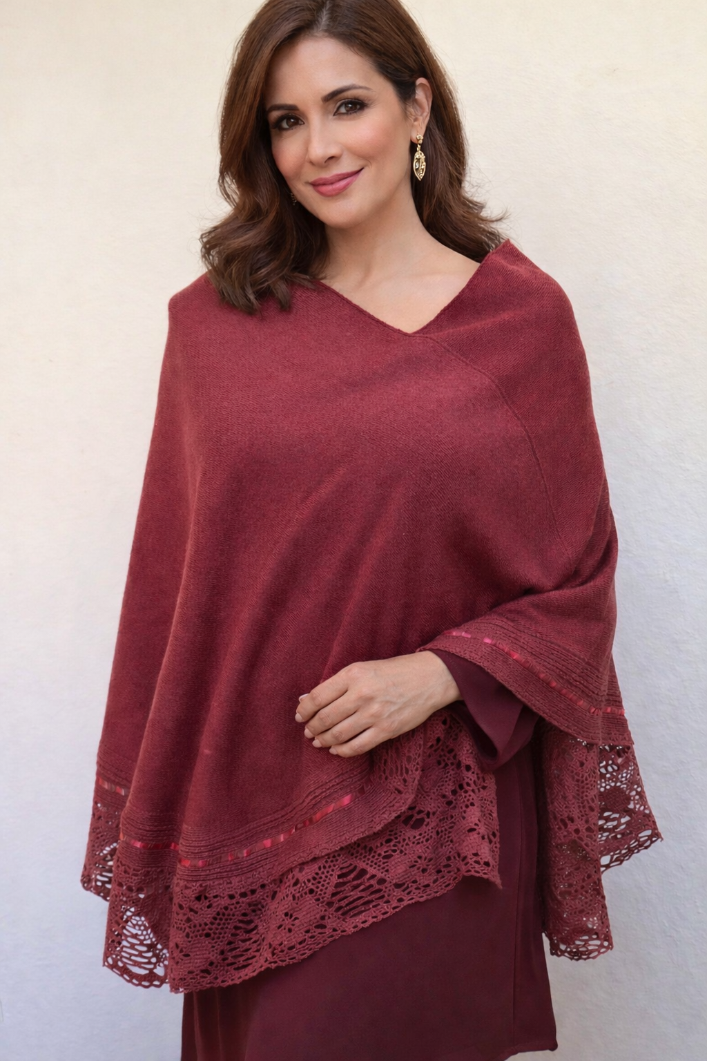 Elegant Mexican knit Shawl with Lace Trim – Handcrafted Wrap