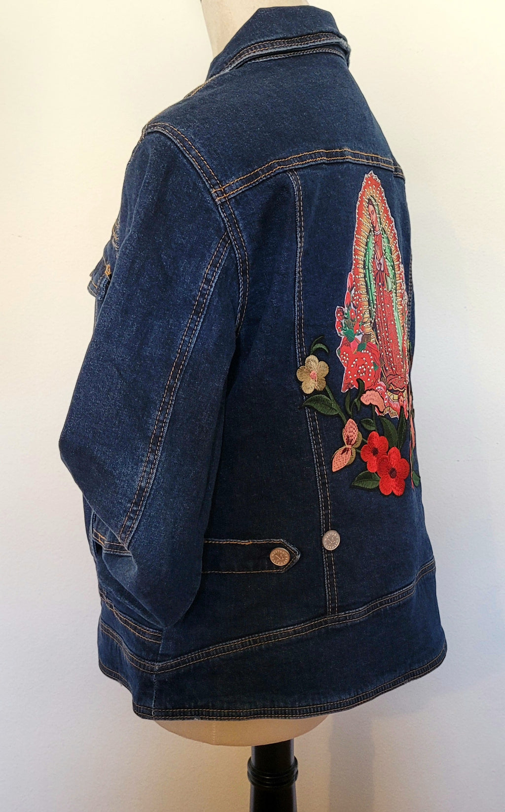 New with tags Virgen De Guadalupe denim Blue jacket with Lining Sz Large flowers  embroidered Apliques Butterfly Martha by Martha Stewart