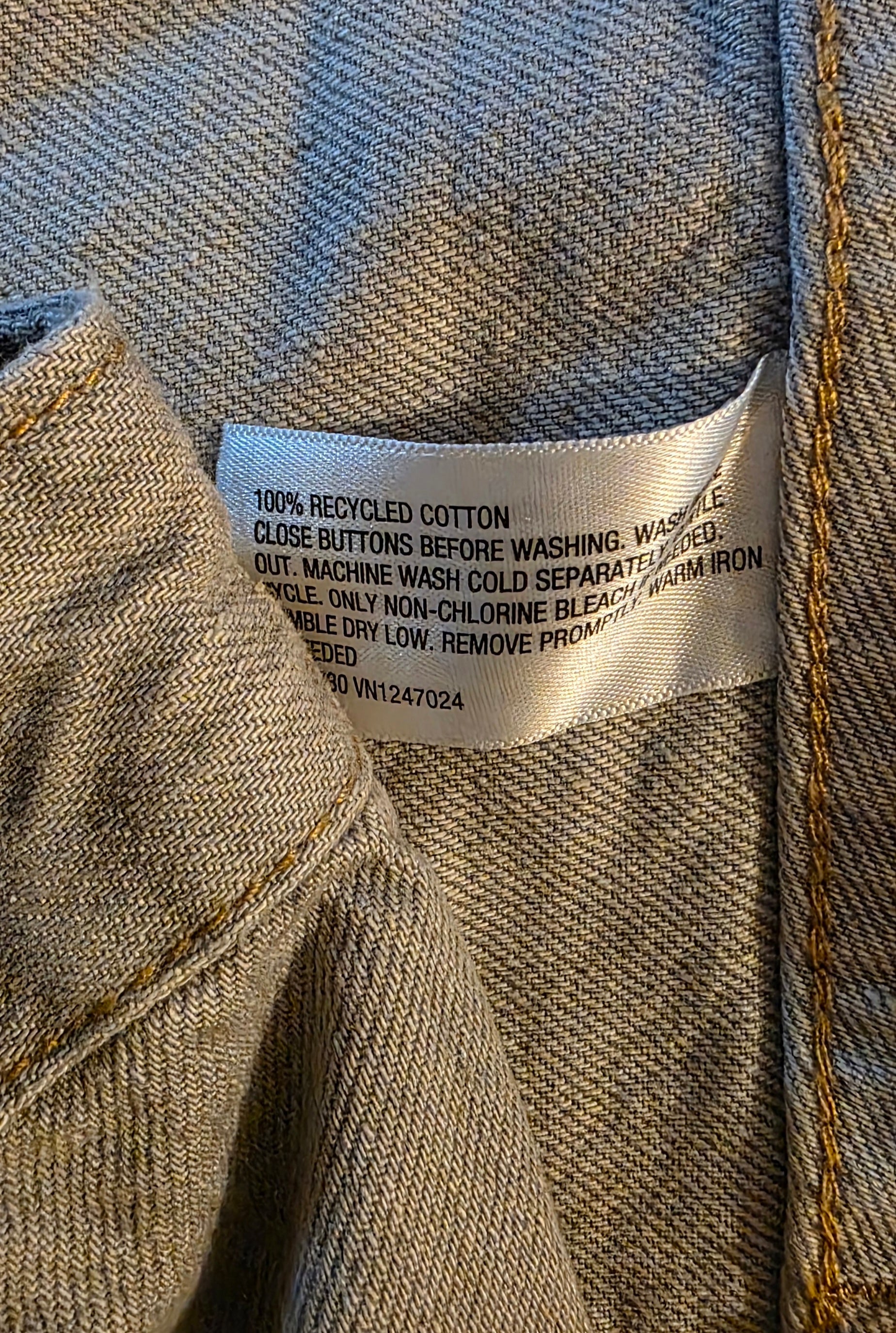 Virgen De Guadalupe / Our Lady of Guadalupe/denim Gray  jacket Sz XXL cropped/embroidered Apliques Distressed / hem Frayed /