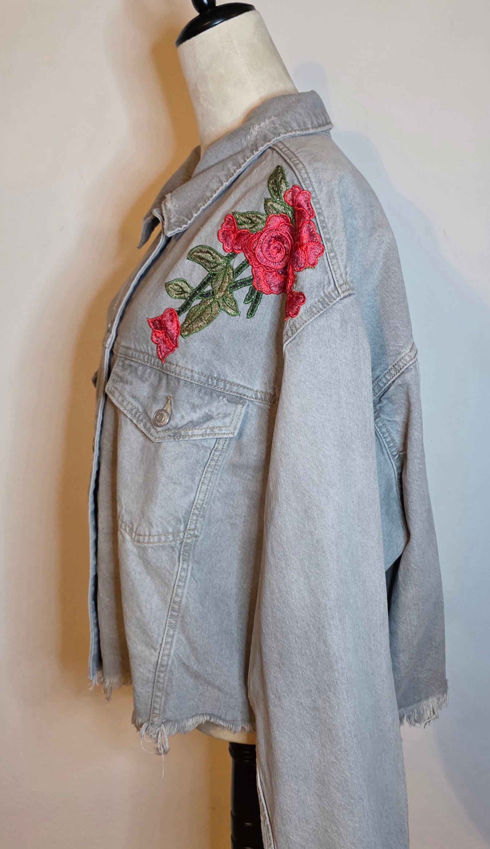 Virgen De Guadalupe / Our Lady of Guadalupe/denim Gray  jacket Sz XXL cropped/embroidered Apliques Distressed / hem Frayed /